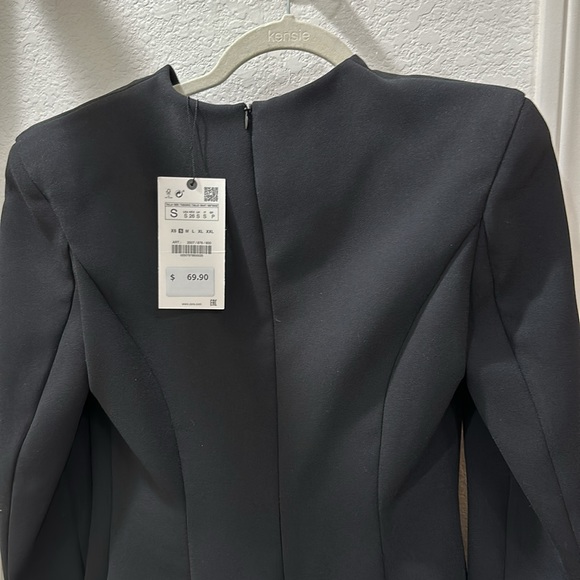 Zara Dress with shoulder pads - Picture 3 of 5
